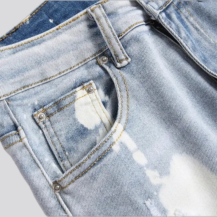 Distressed style men's jeans